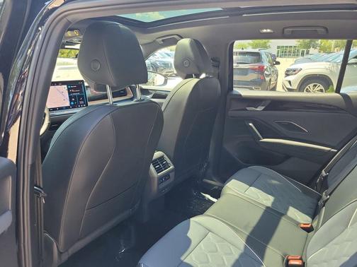Deep Black Pearl 2026 Volkswagen Tiguan 2.0T SEL R-Line Turbo