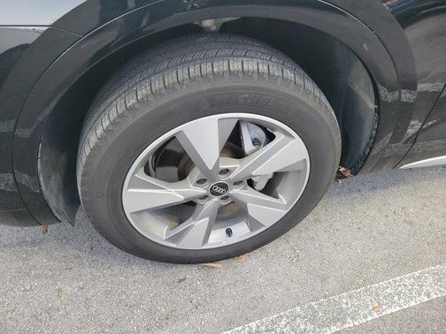 2023 Audi Q5 40 Premium