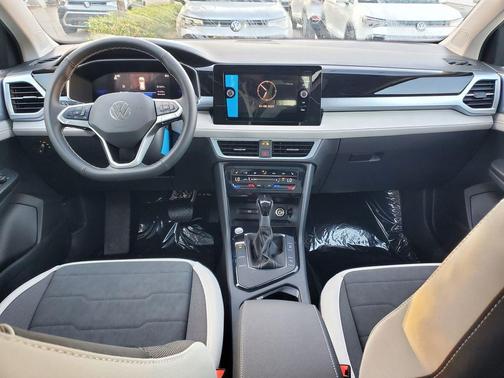 2026 Volkswagen Taos 1.5T SE