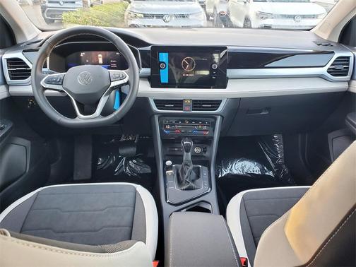 2025 Volkswagen Taos 1.5T SE
