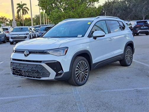 2025 Volkswagen Taos 1.5T SE