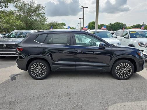 2025 Volkswagen Taos 1.5T SE