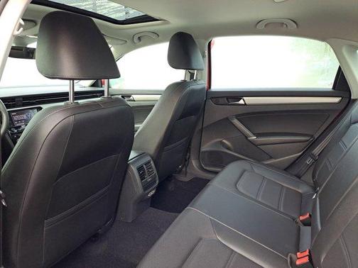 2022 Volkswagen Passat 2.0T SE