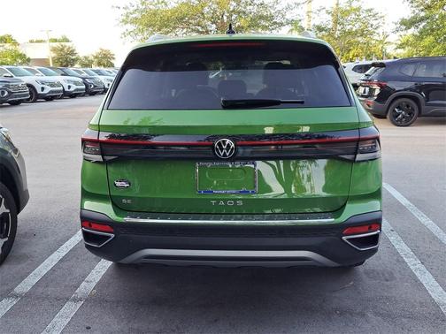 2025 Volkswagen Taos 1.5T SE