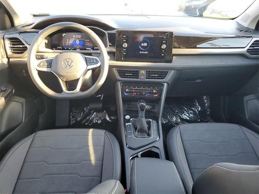 2025 Volkswagen Taos 1.5T SE Black