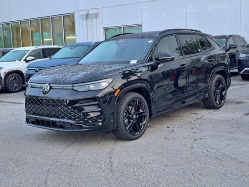 2026 Volkswagen Tiguan 2.0T SE R-Line Black