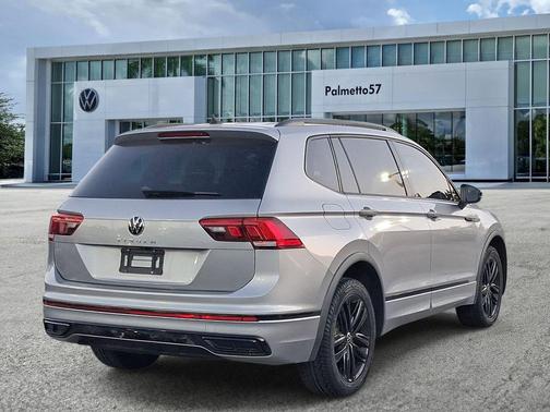 Pyrite Silver Metallic 2022 Volkswagen Tiguan 2.0T SE R-Line Black