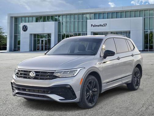 Pyrite Silver Metallic 2022 Volkswagen Tiguan 2.0T SE R-Line Black