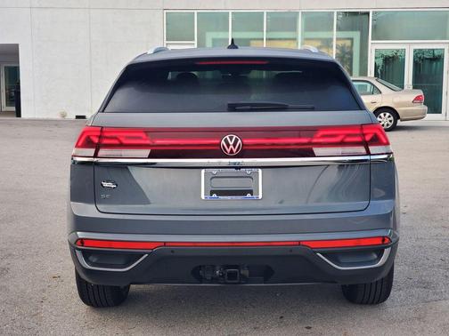 Pure Gray 2026 Volkswagen Atlas Cross Sport 2.0T SE W/TECHNOLOGY