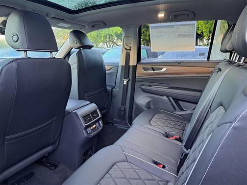 2025 Volkswagen Atlas 2.0T SEL Premium R-Line