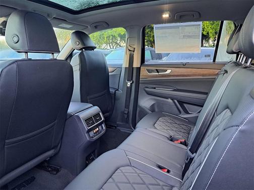 2025 Volkswagen Atlas 2.0T SEL Premium R-Line