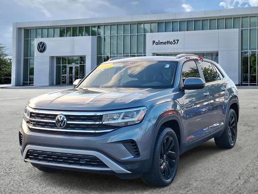 Platinum Gray Metallic 2022 Volkswagen Atlas Cross Sport 3.6L V6 SE w/Technology