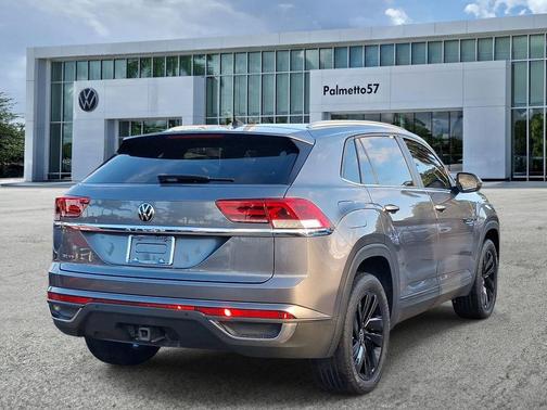 Platinum Gray Metallic 2022 Volkswagen Atlas Cross Sport 3.6L V6 SE w/Technology