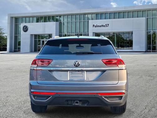 Platinum Gray Metallic 2022 Volkswagen Atlas Cross Sport 3.6L V6 SE w/Technology