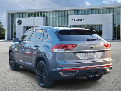 Platinum Gray Metallic 2022 Volkswagen Atlas Cross Sport 3.6L V6 SE w/Technology