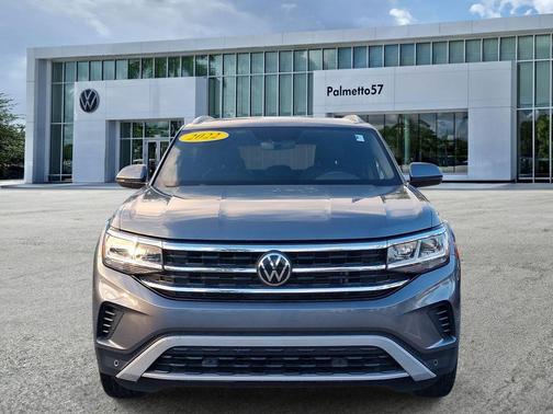 Platinum Gray Metallic 2022 Volkswagen Atlas Cross Sport 3.6L V6 SE w/Technology