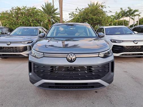 2025 Volkswagen Tiguan 2.0T SE