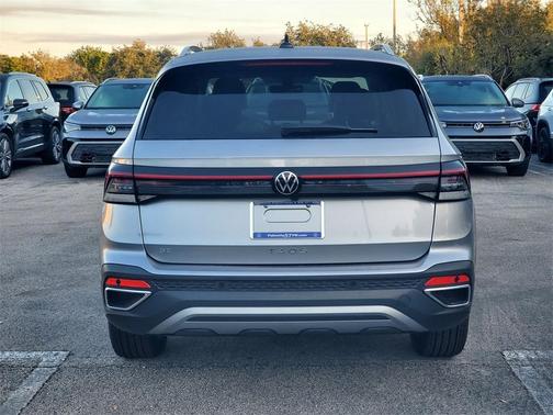 2025 Volkswagen Taos 1.5T SE