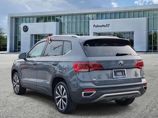 Pure Gray 2023 Volkswagen Taos 1.5T SE