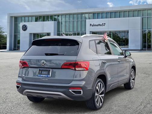 Pure Gray 2023 Volkswagen Taos 1.5T SE