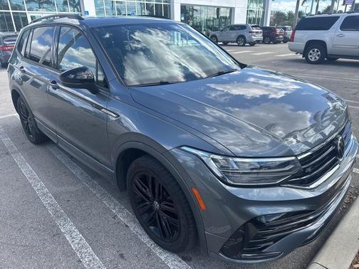 2022 Volkswagen Tiguan 2.0T SE R-Line Black