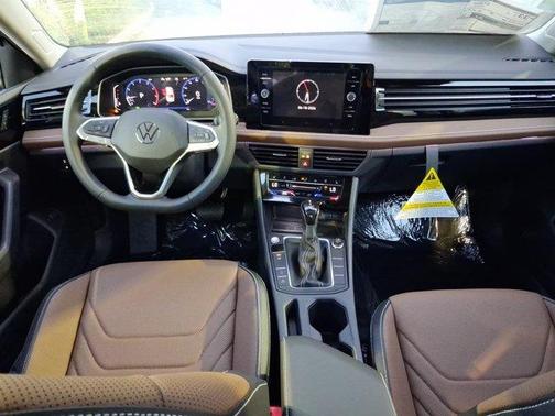 Deep Black Pearl 2026 Volkswagen Jetta 1.5T SEL