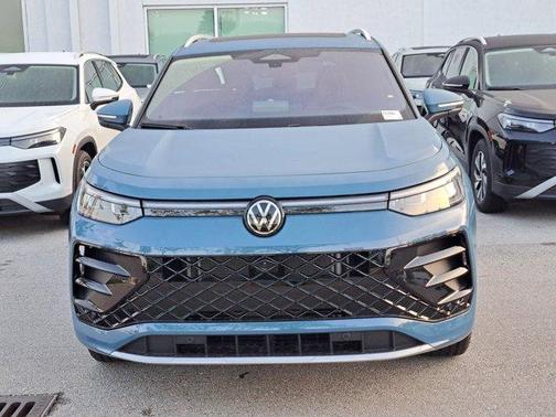 2026 Volkswagen Tiguan 2.0T SEL R-Line