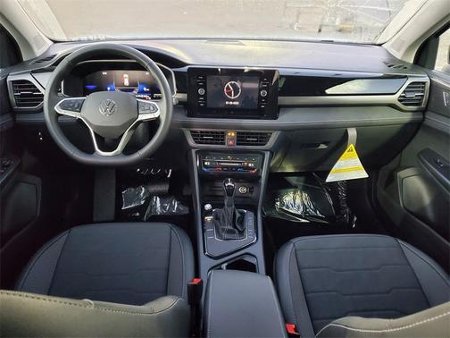 2025 Volkswagen Taos 1.5T SE Black
