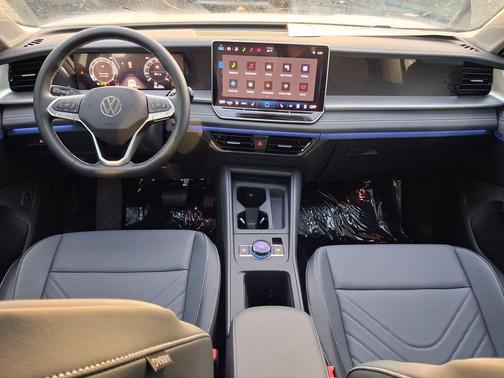 Pure White 2026 Volkswagen Tiguan 2.0T SE