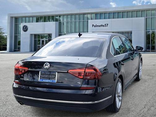2017 Volkswagen Passat 1.8T SEL Premium