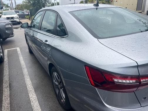 2021 Volkswagen Jetta 1.4T R-Line