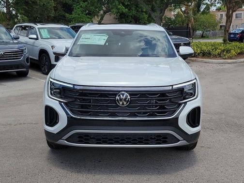 Opal White Pearl 2026 Volkswagen Atlas Cross Sport 2.0T SE W/TECHNOLOGY
