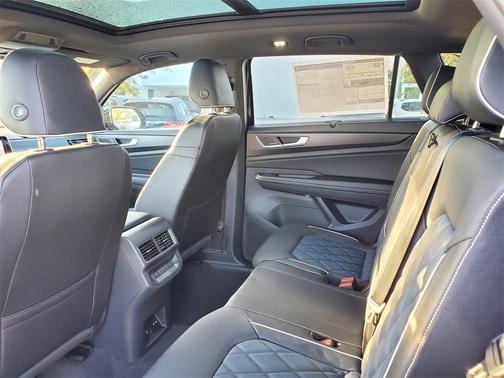 2025 Volkswagen Atlas Cross Sport 2.0T SEL Premium R-Line