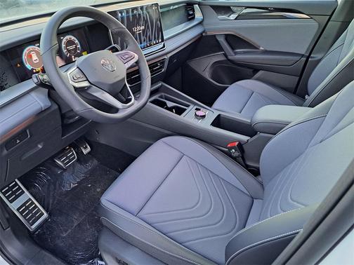 2025 Volkswagen Tiguan 2.0T SE R-Line Black