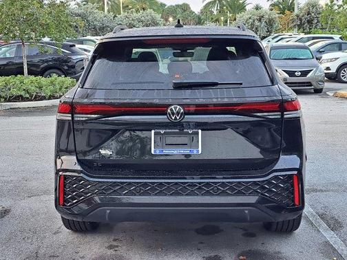 2025 Volkswagen Tiguan 2.0T SE R-Line Black