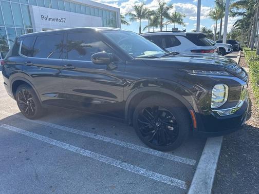 2022 Mitsubishi Outlander SE