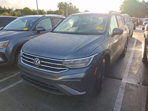 Platinum Gray Metallic 2023 Volkswagen Tiguan 2.0T S