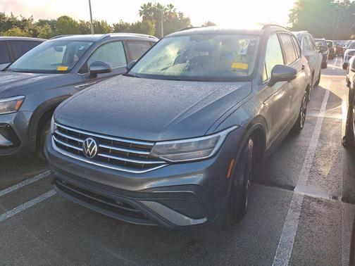 Platinum Gray Metallic 2023 Volkswagen Tiguan 2.0T S