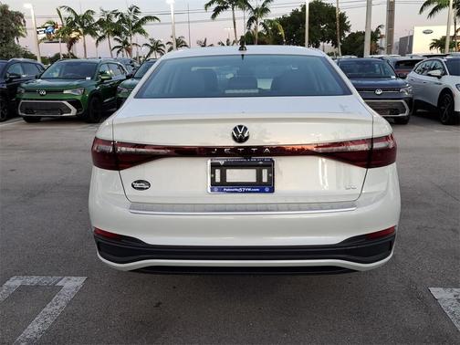 2025 Volkswagen Jetta 1.5T SE