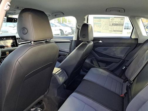 2025 Volkswagen Jetta 1.5T SE