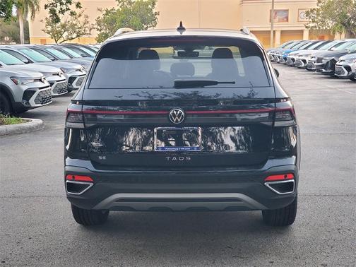 2025 Volkswagen Taos 1.5T SE