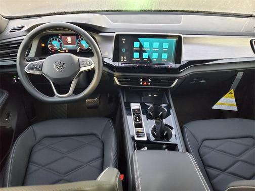 2026 Volkswagen Atlas Cross Sport 2.0T SE w/Technology