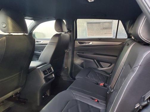 2026 Volkswagen Atlas Cross Sport 2.0T SE w/Technology
