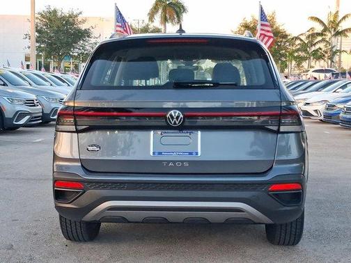 Platinum Gray Metallic 2025 Volkswagen Taos 1.5T S