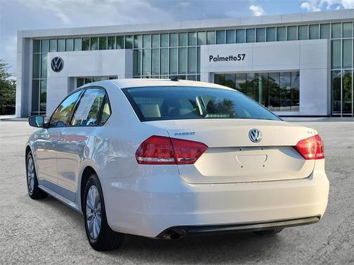 2015 Volkswagen Passat 1.8T Auto Wolfsburg Ed