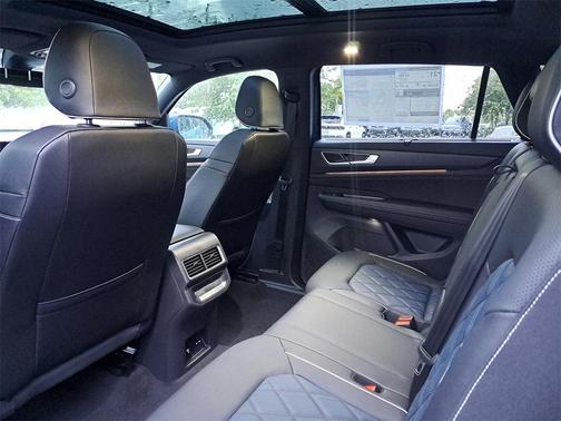 2025 Volkswagen Atlas Cross Sport 2.0T SEL Premium R-Line