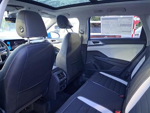 2025 Volkswagen Taos 1.5T SEL