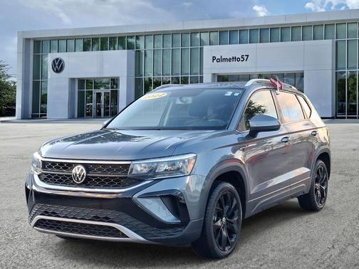 Platinum Gray Metallic 2022 Volkswagen Taos 1.5T SE