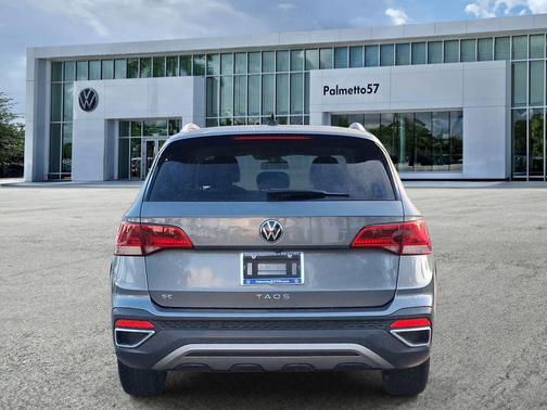 Platinum Gray Metallic 2022 Volkswagen Taos 1.5T SE