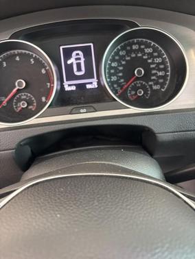 Black 2016 Volkswagen Golf TSI SE 4-Door